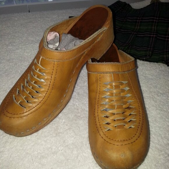 Vintage 1980s Olof Daughters Swedish Clogs Leather and Wood - Picture 2 of 14